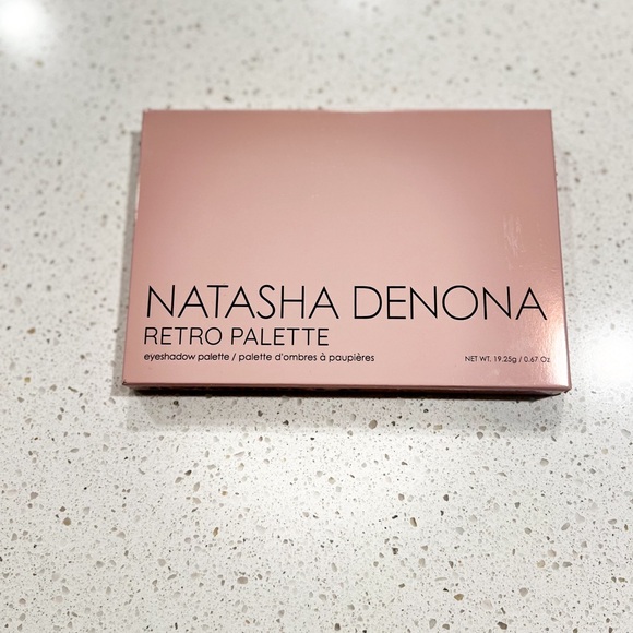 Retro Eyeshadow Palette - Picture 2 of 4